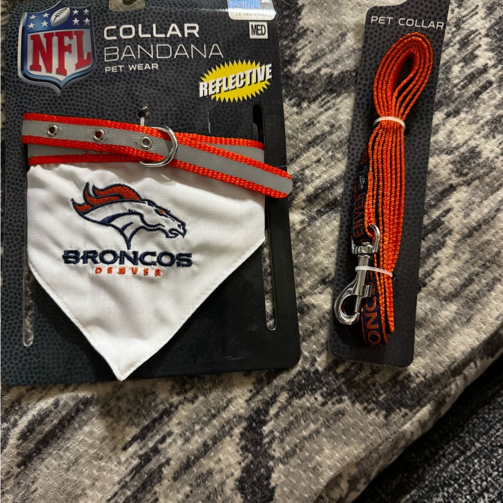 Pets First NFL Pet Collar and Bandana Set - Red and White